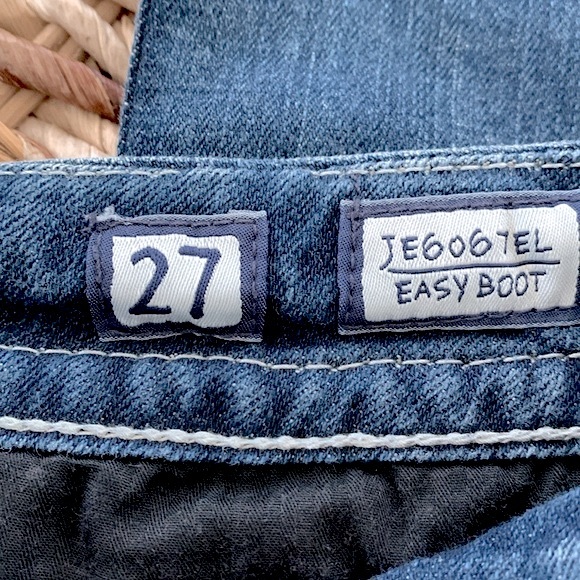 Miss Me Embellished Easy Boot Jean - Picture 15 of 16